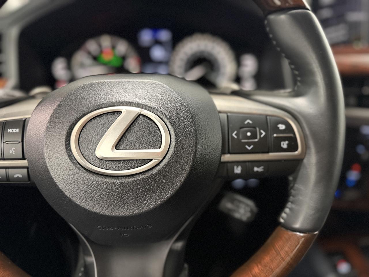 2019 Lexus LX 570 Photo