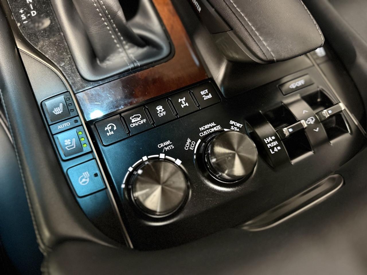 2019 Lexus LX 570 Photo