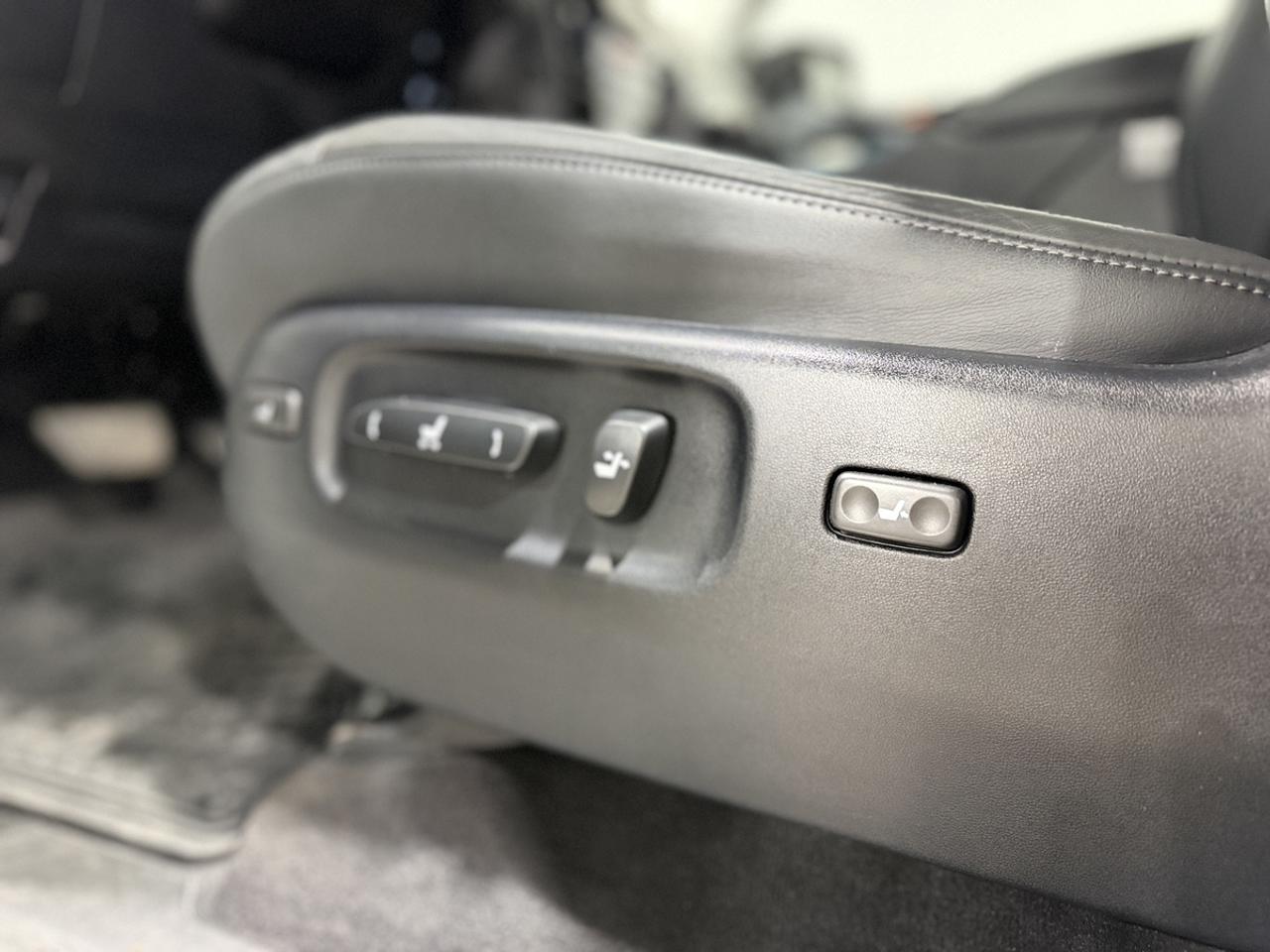 2019 Lexus LX 570 Photo
