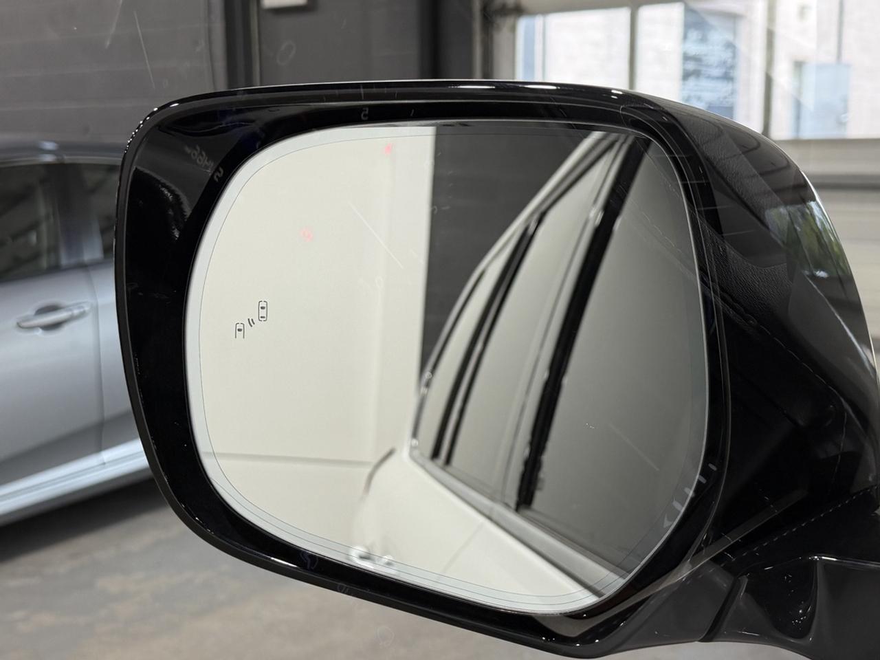 2019 Lexus LX 570 Photo