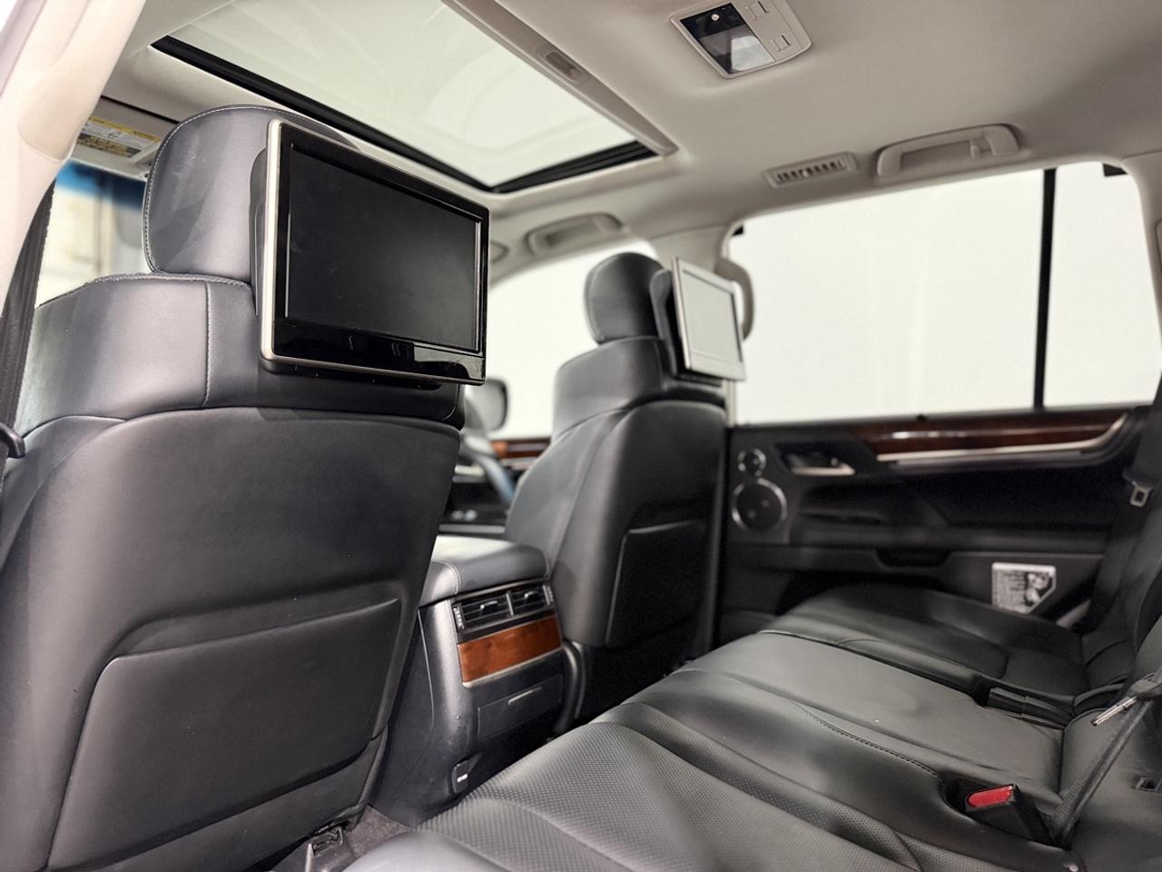 2019 Lexus LX 570 Photo