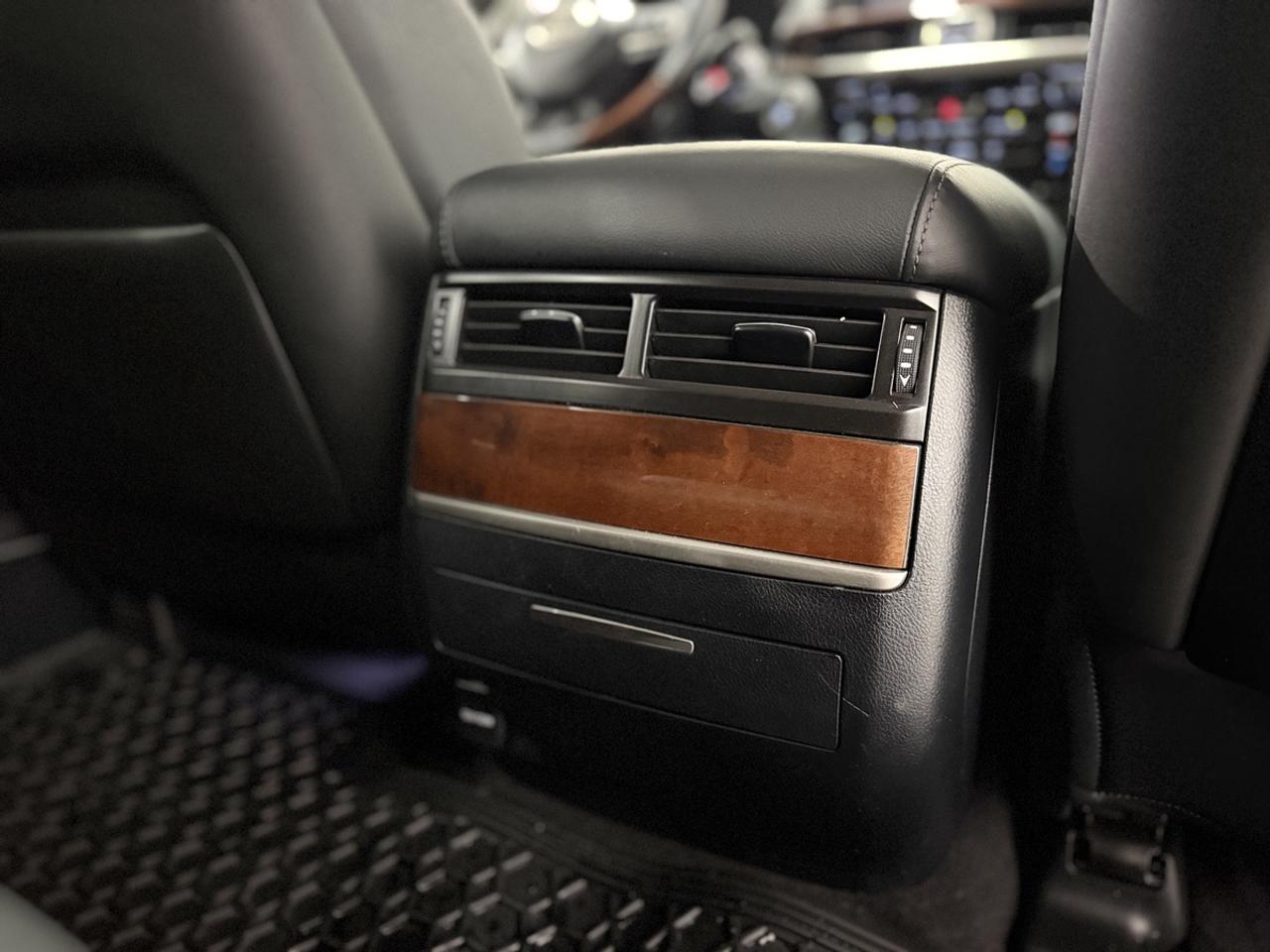 2019 Lexus LX 570 Photo