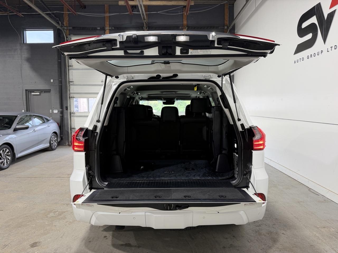 2019 Lexus LX 570 Photo