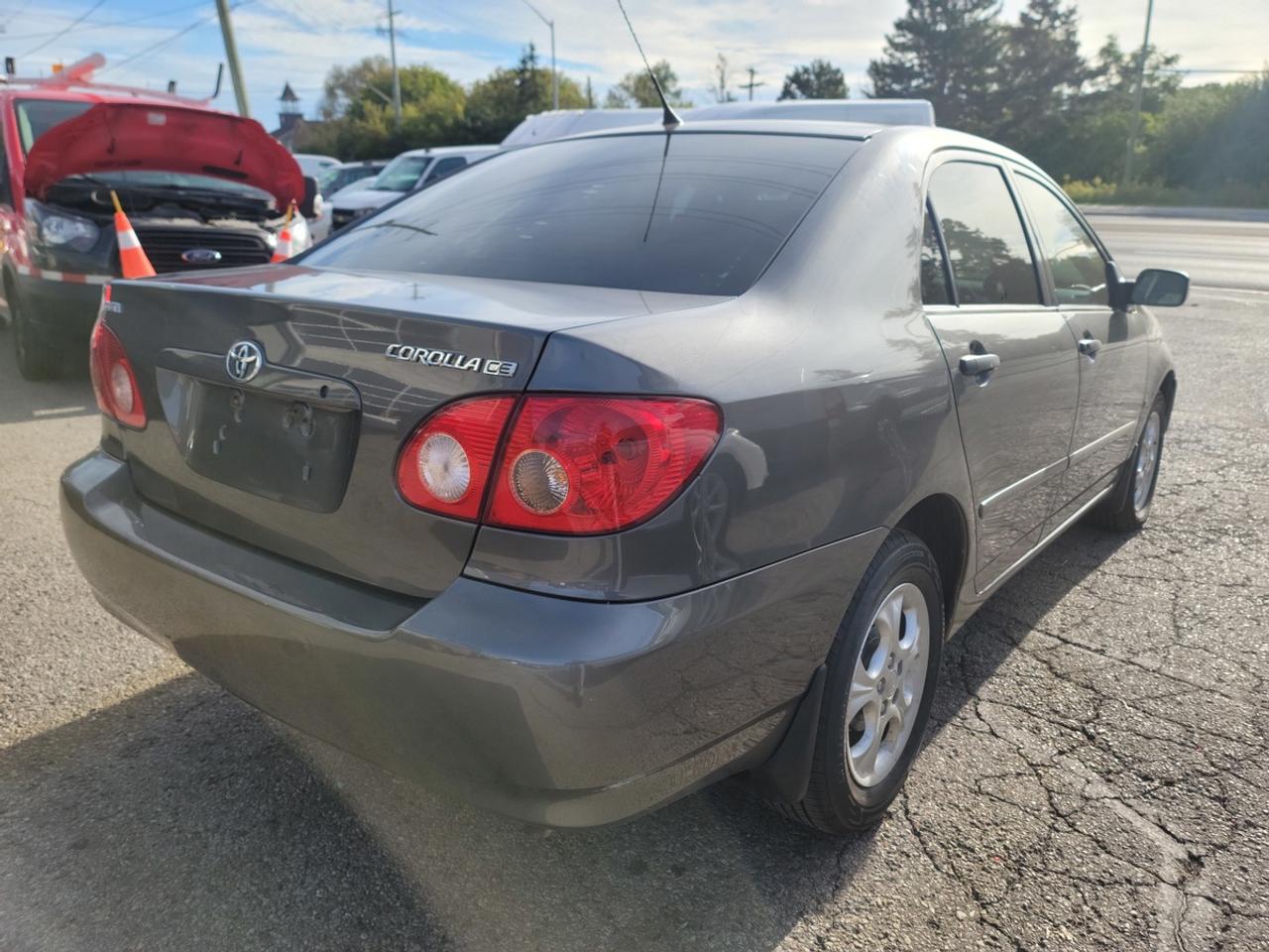 2005 Toyota Corolla LE Photo3