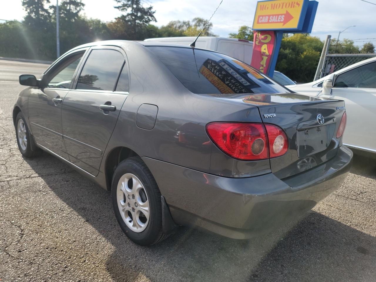 2005 Toyota Corolla LE Photo