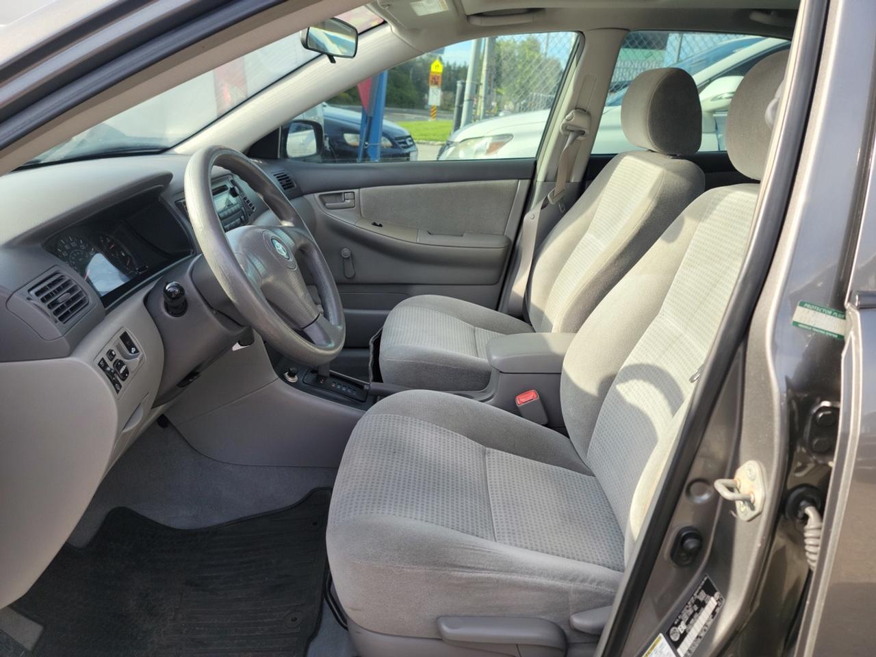 2005 Toyota Corolla LE Photo