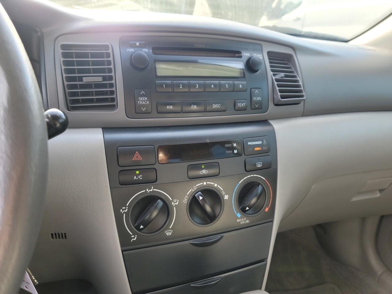 2005 Toyota Corolla LE Photo
