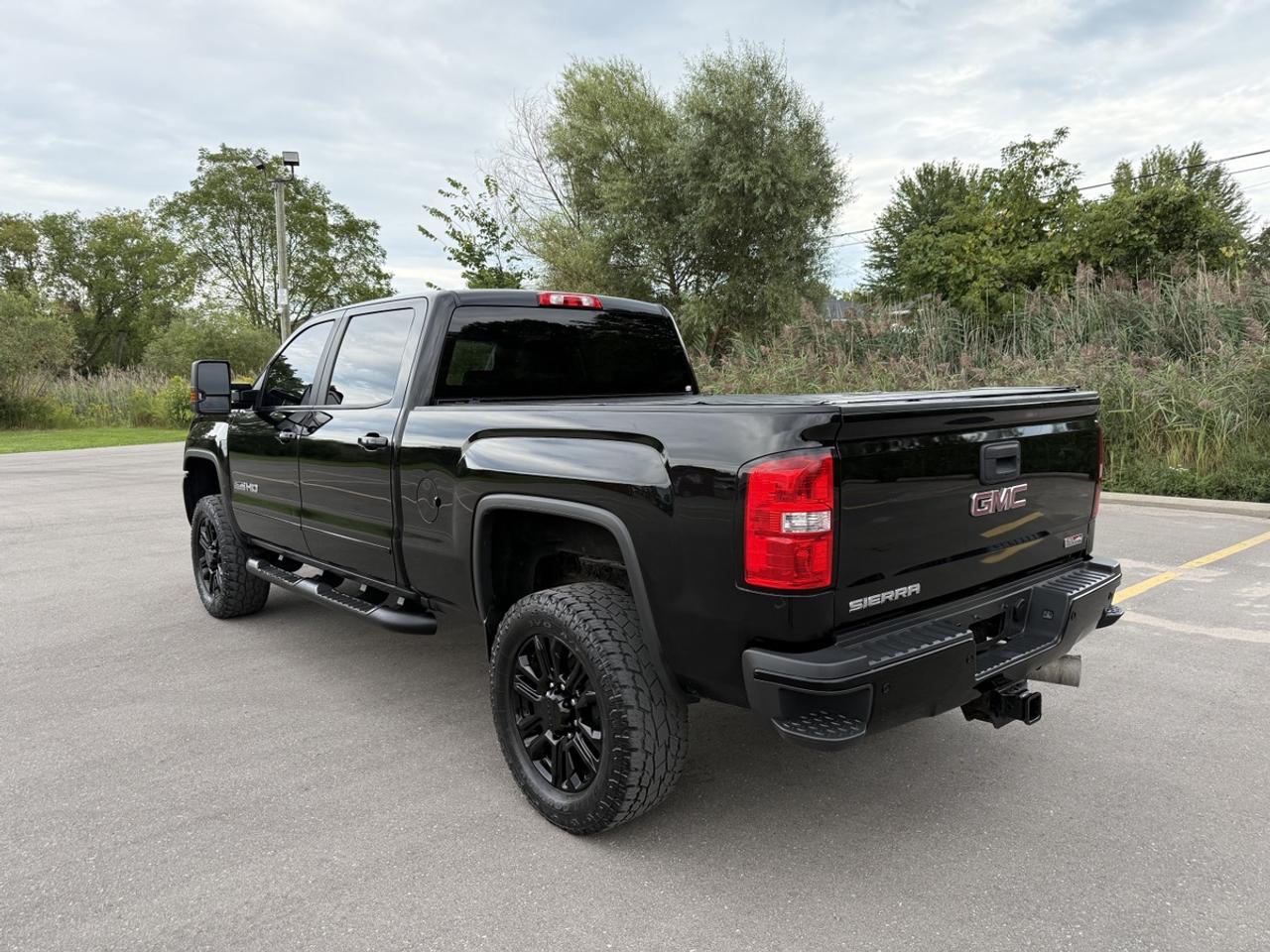 2018 GMC Sierra 2500 HD SLT Photo2