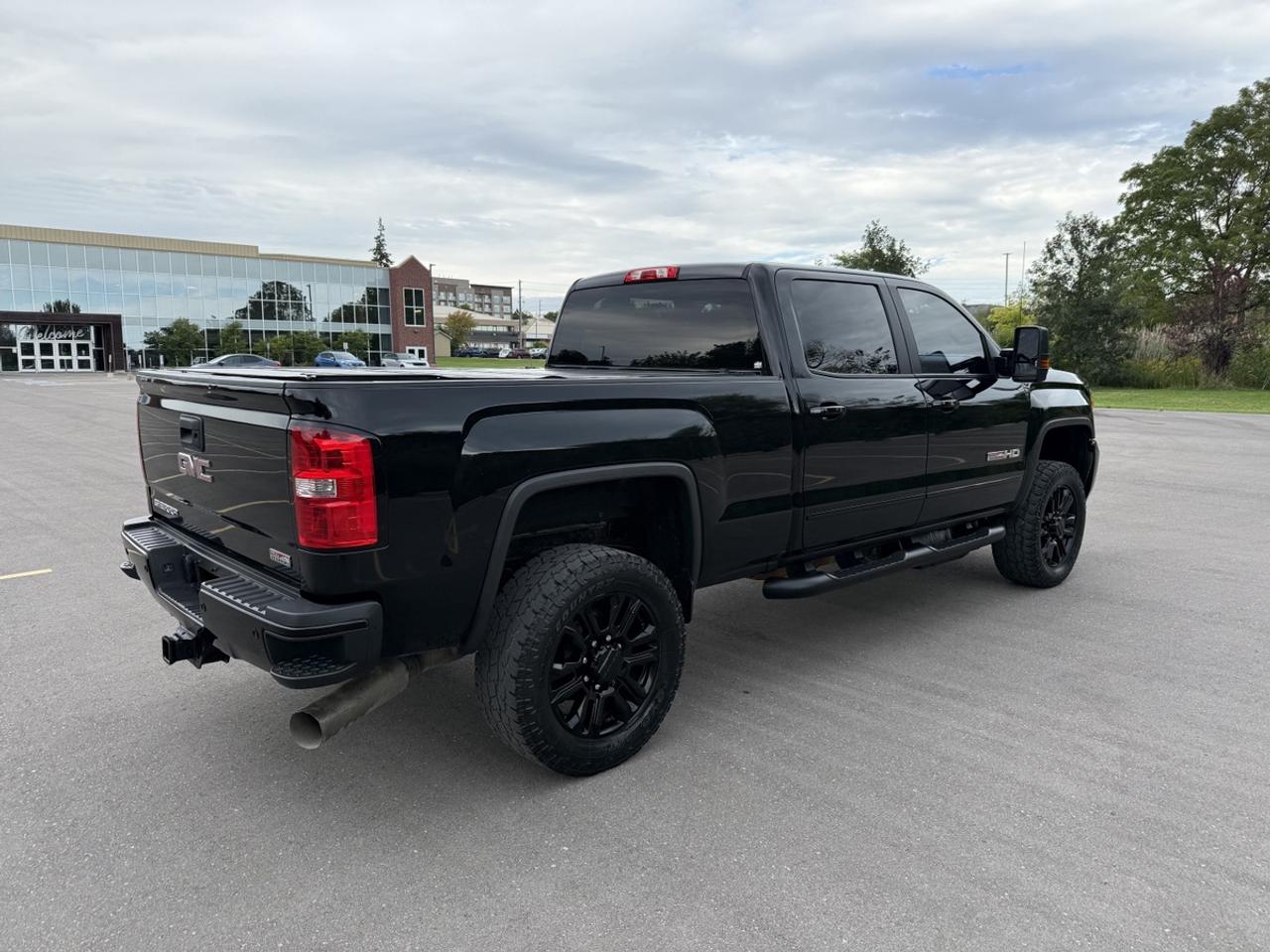 2018 GMC Sierra 2500 HD SLT Photo
