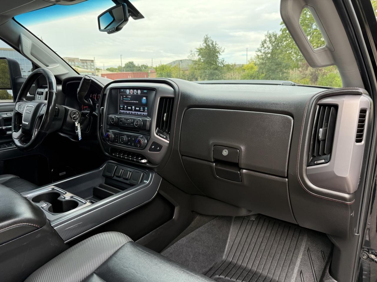 2018 GMC Sierra 2500 HD SLT Photo