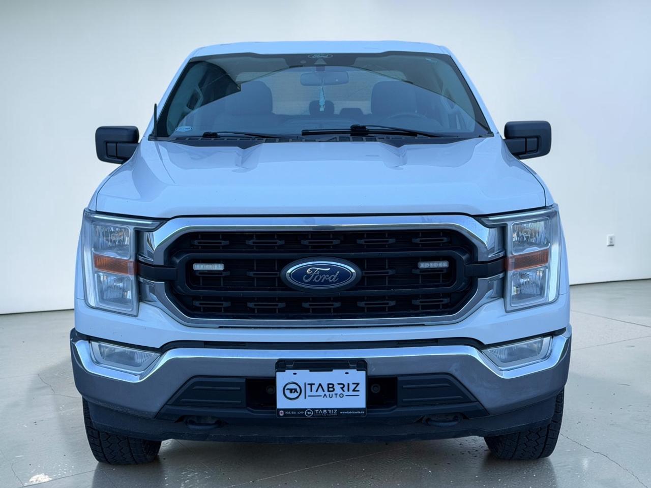 2022 Ford F-150 XLT/3.3L V6/Super Crew/5.5 Foot Bed Photo5