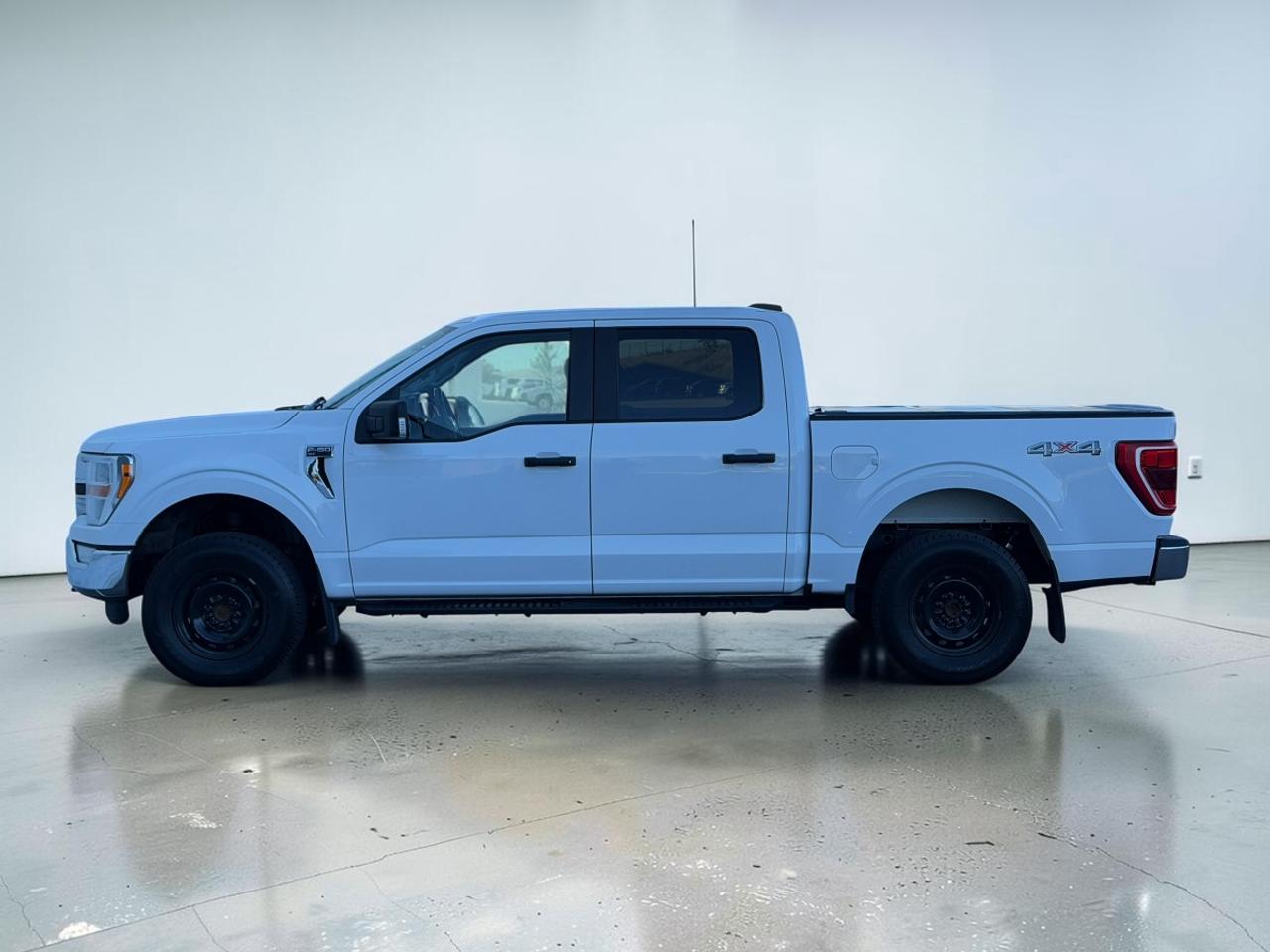 2022 Ford F-150 XLT/3.3L V6/Super Crew/5.5 Foot Bed Photo