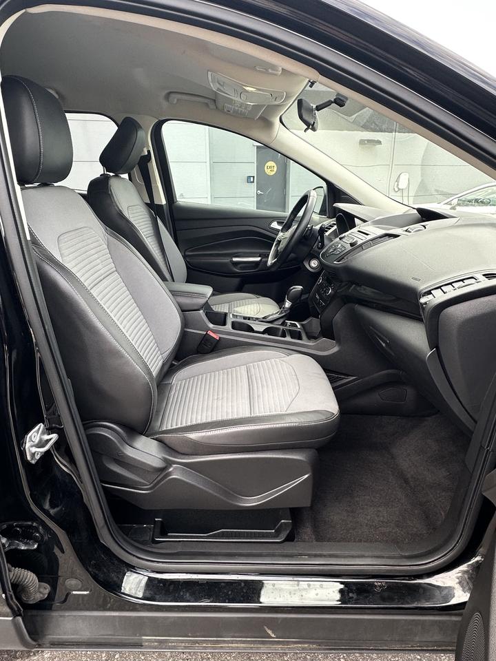 2018 Ford Escape SE Photo