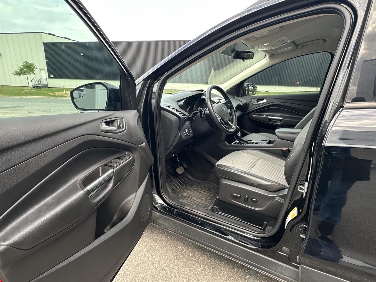 2018 Ford Escape SE Photo