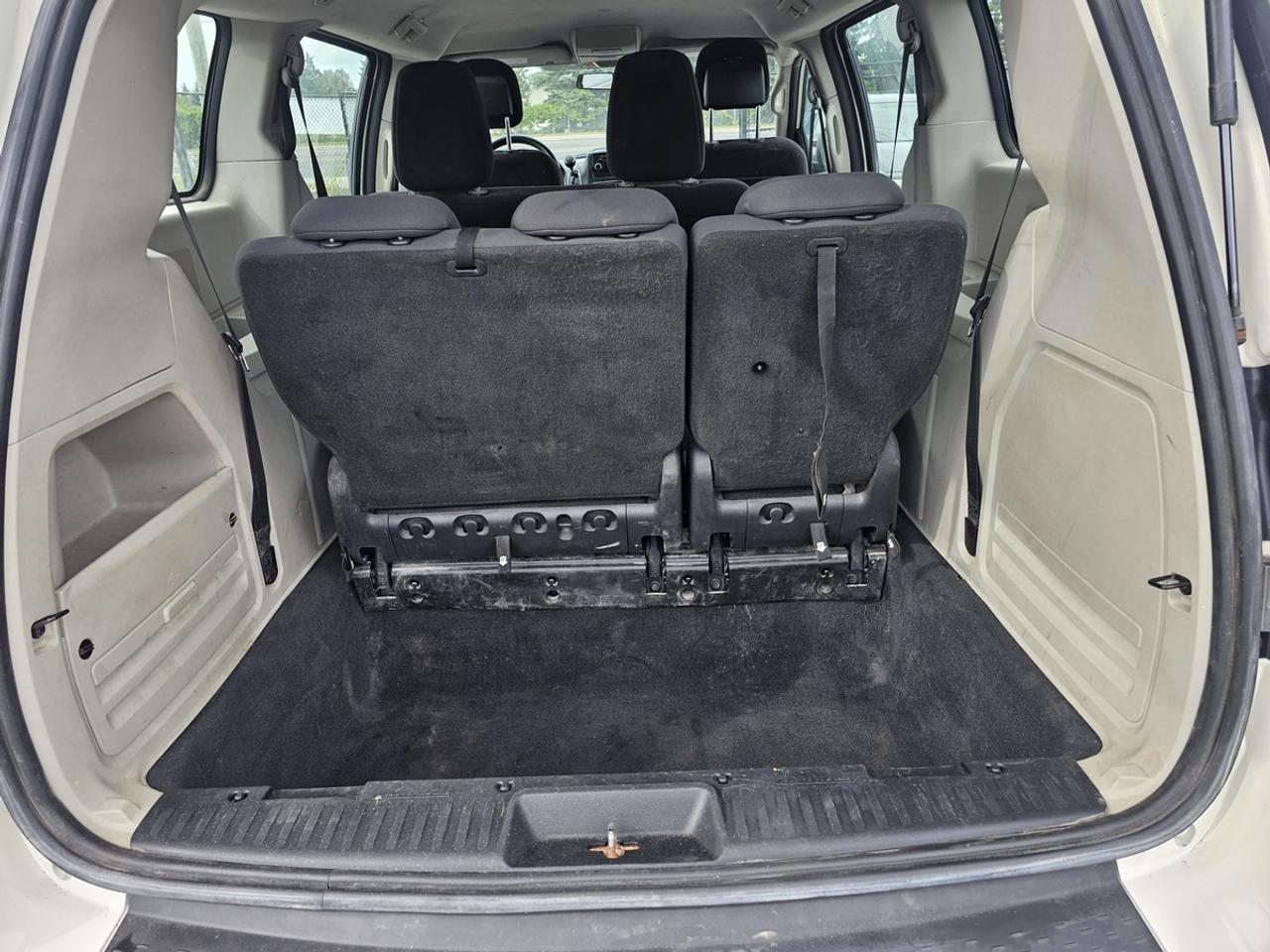 2013 Dodge Grand Caravan SE Photo3