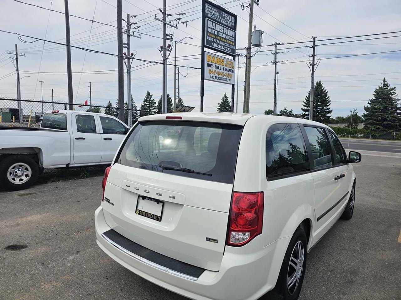 2013 Dodge Grand Caravan SE Photo