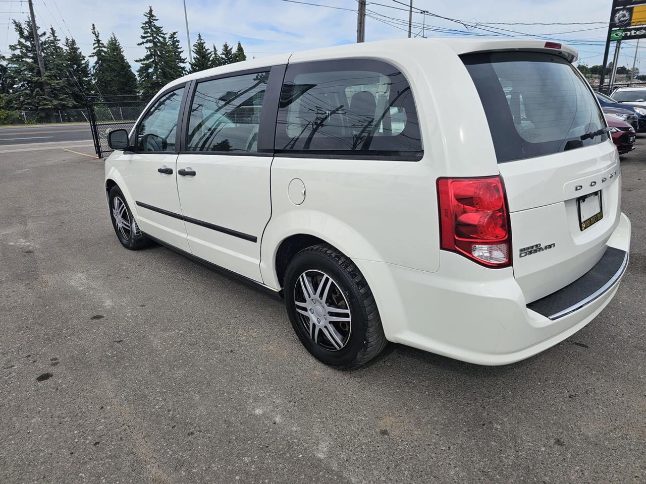 2013 Dodge Grand Caravan SE Photo