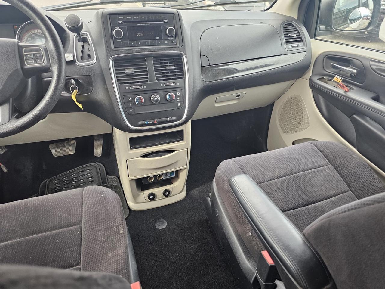 2013 Dodge Grand Caravan SE Photo