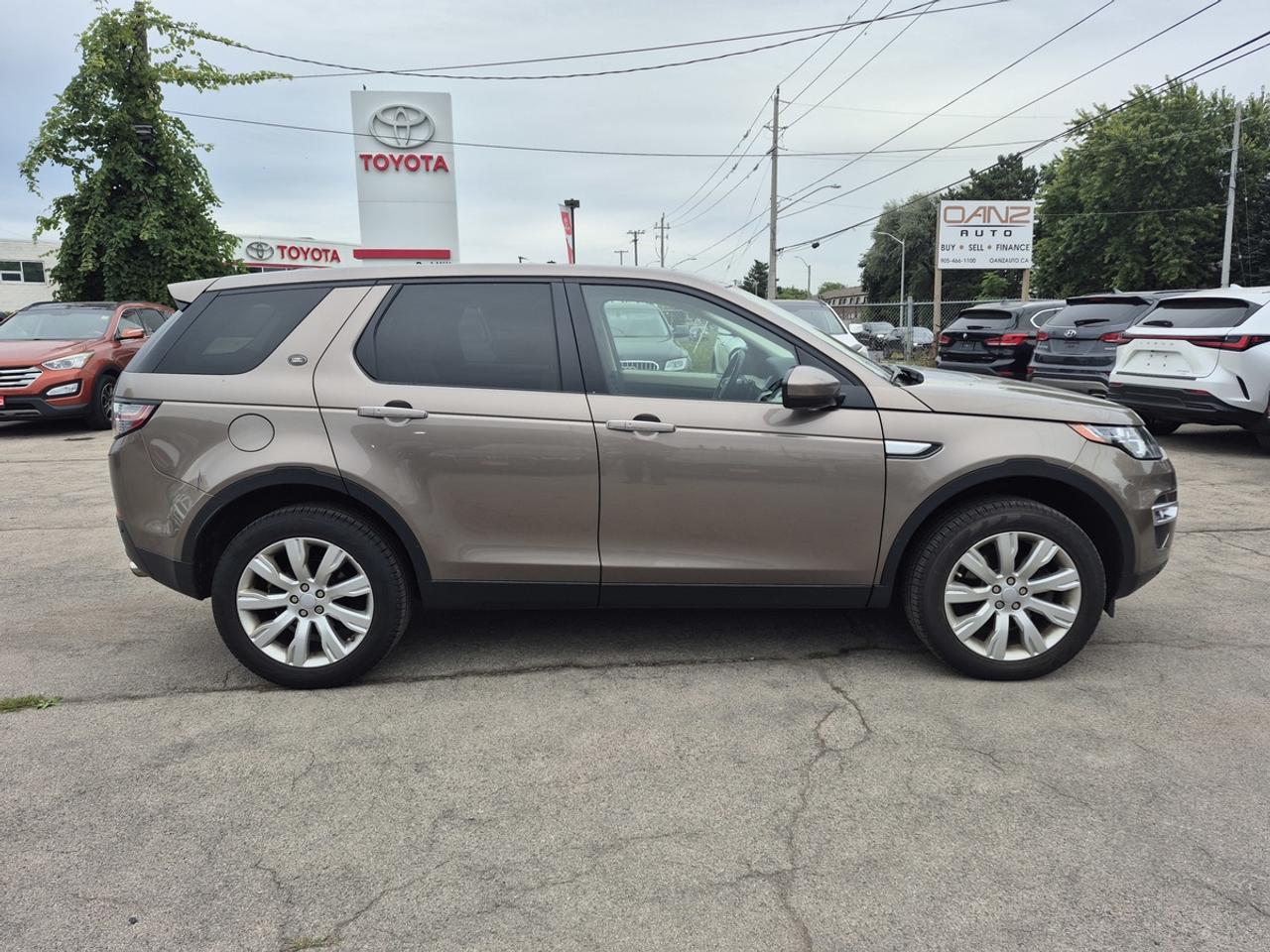 2016 Land Rover Discovery Sport HSE Photo