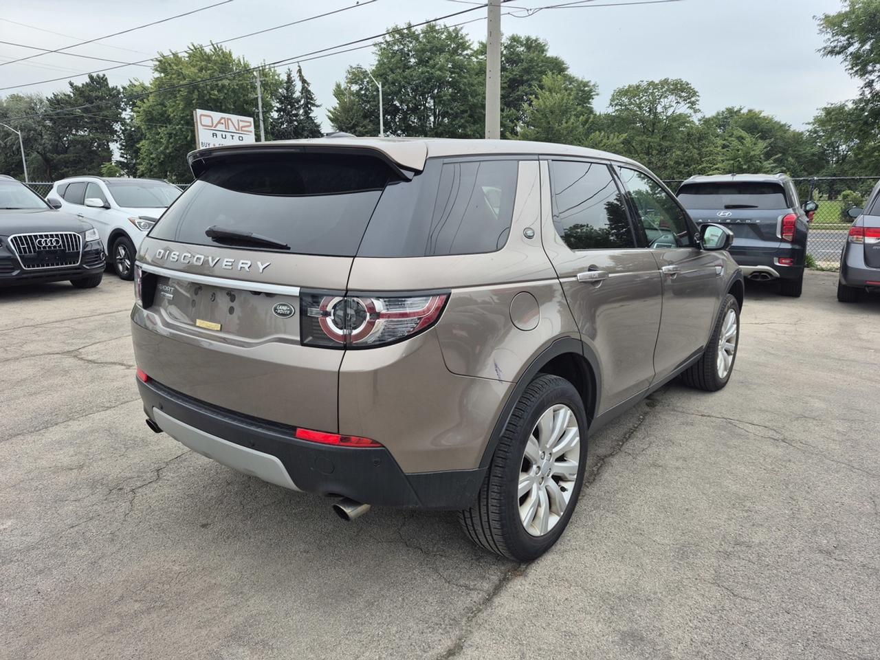 2016 Land Rover Discovery Sport HSE Photo