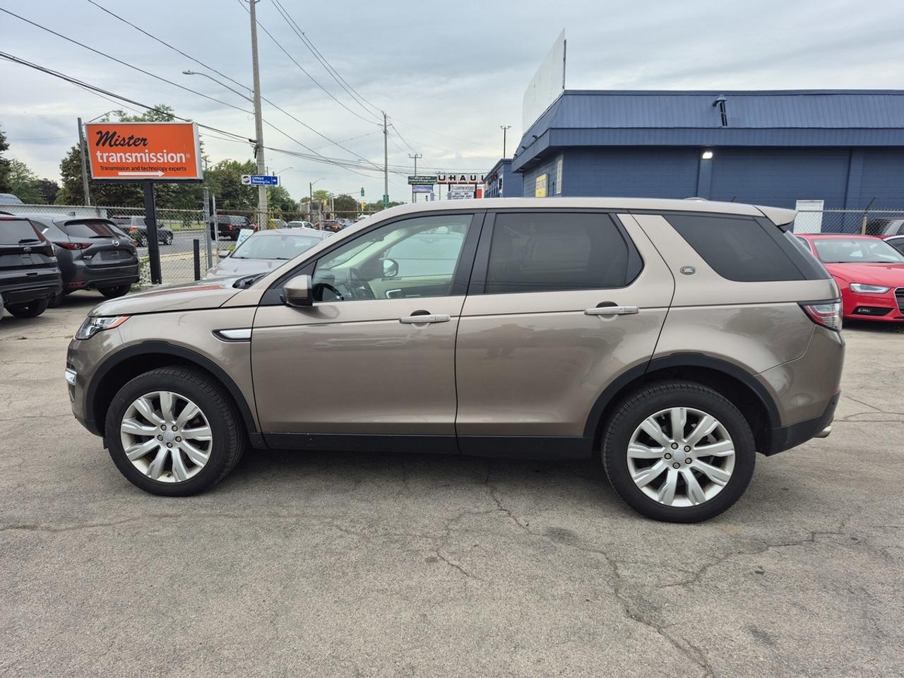2016 Land Rover Discovery Sport HSE Photo