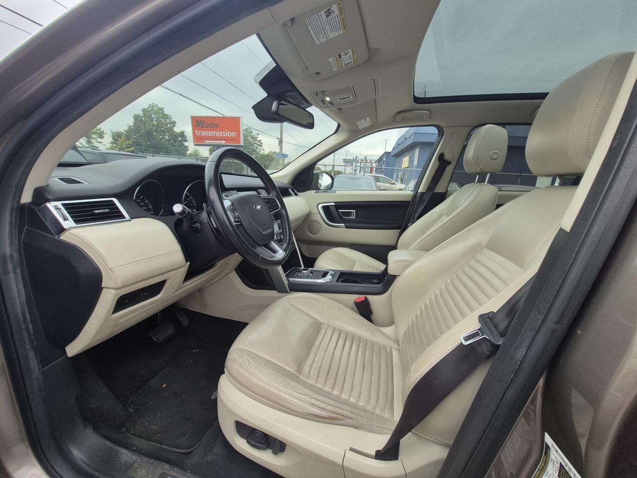 2016 Land Rover Discovery Sport HSE Photo