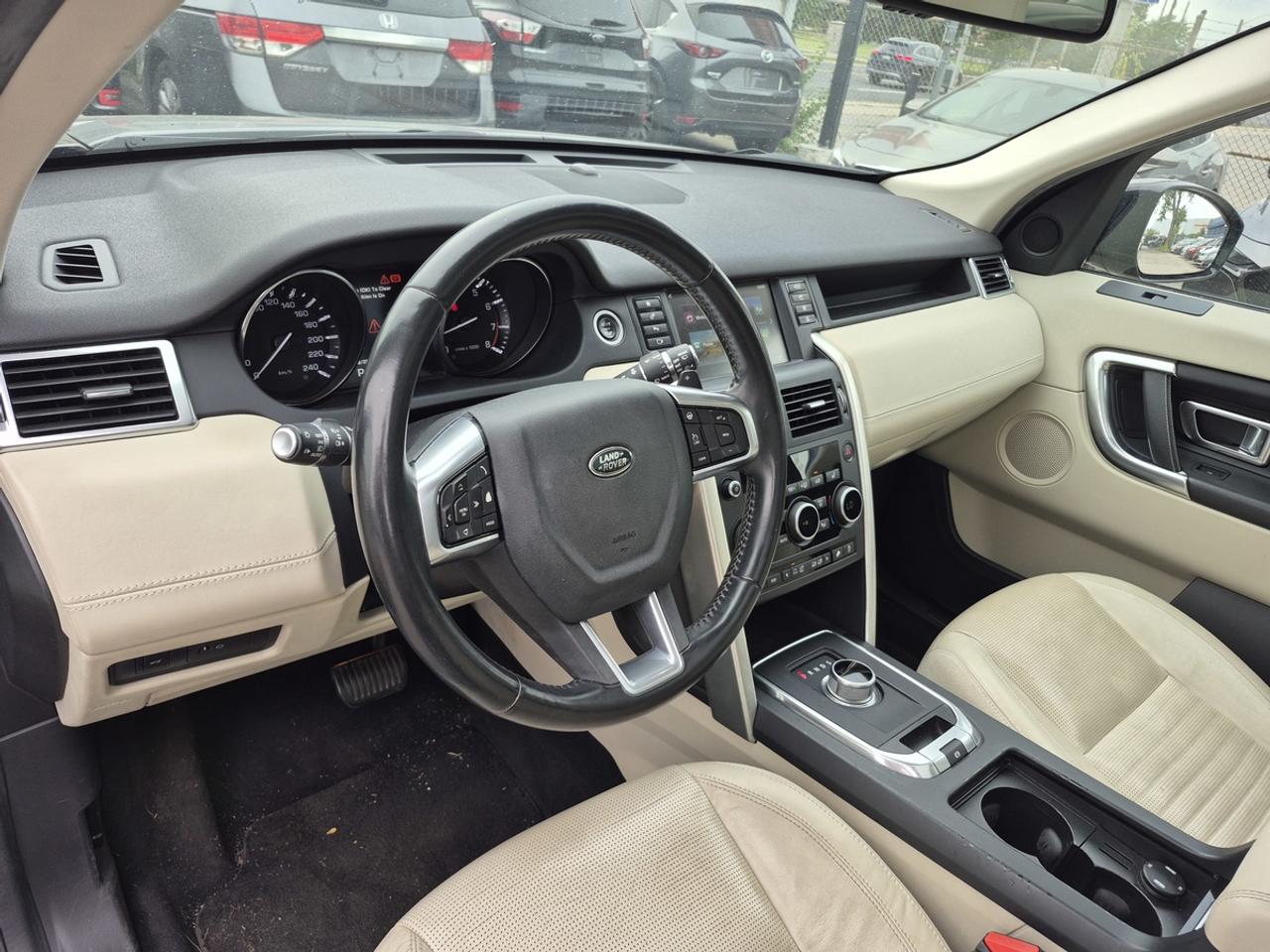 2016 Land Rover Discovery Sport HSE Photo