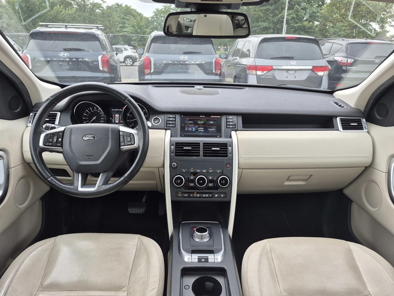 2016 Land Rover Discovery Sport HSE Photo