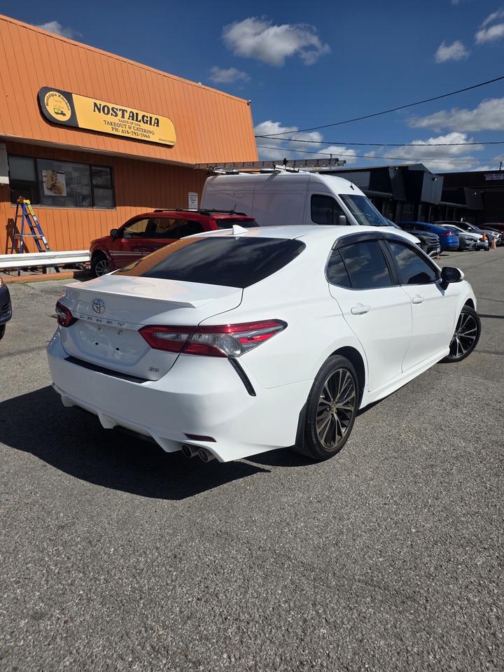 2018 Toyota Camry SE Photo
