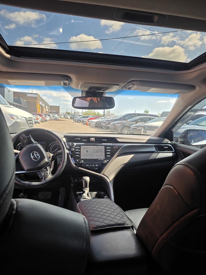 2018 Toyota Camry SE Photo