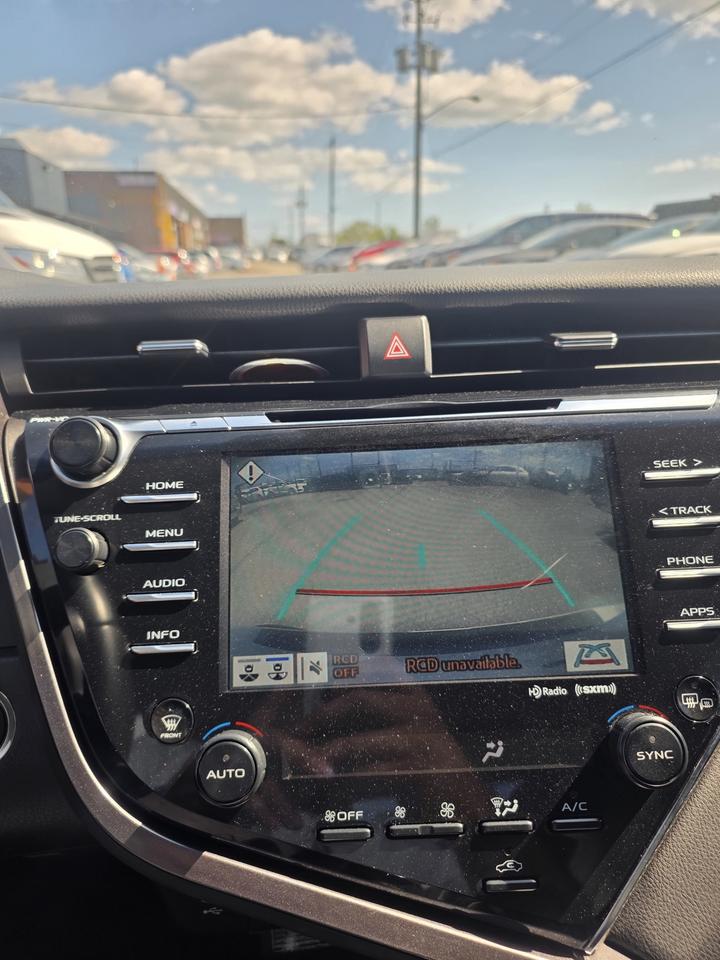 2018 Toyota Camry SE Photo