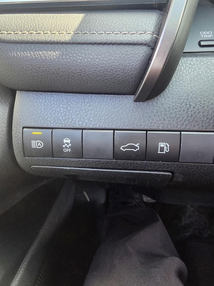 2018 Toyota Camry SE Photo