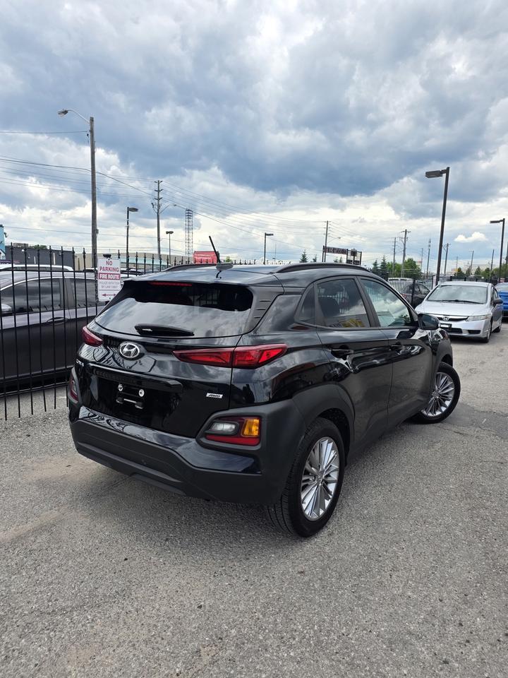 2021 Hyundai KONA LUXURY Photo