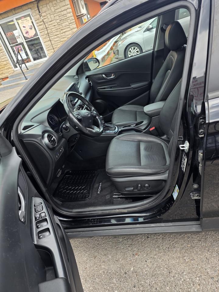 2021 Hyundai KONA LUXURY Photo4