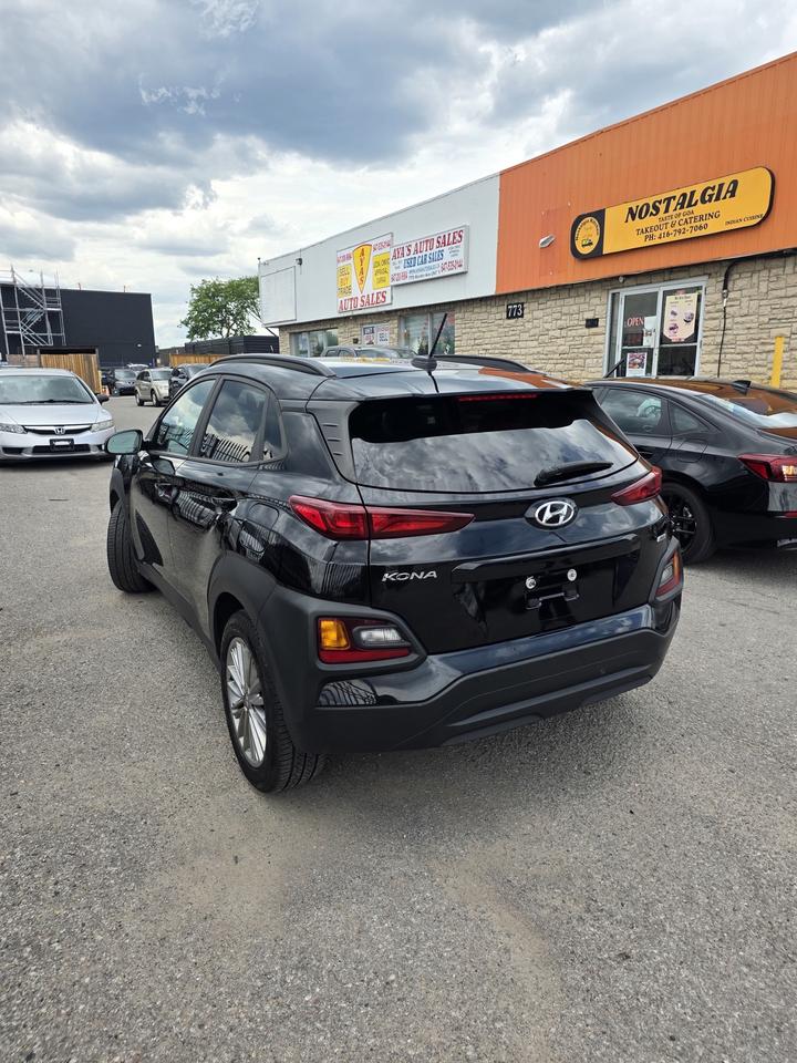 2021 Hyundai KONA LUXURY Photo2