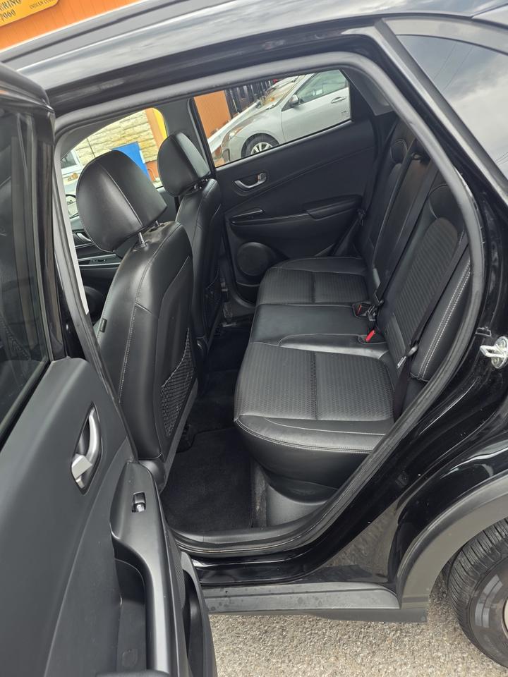2021 Hyundai KONA LUXURY Photo