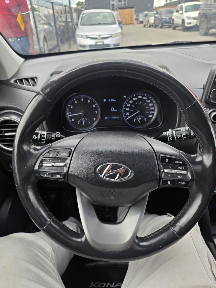 2021 Hyundai KONA LUXURY Photo