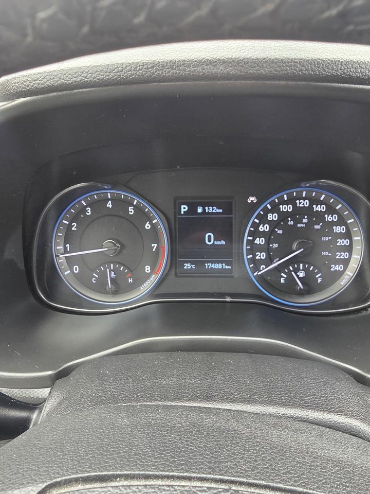 2021 Hyundai KONA LUXURY Photo