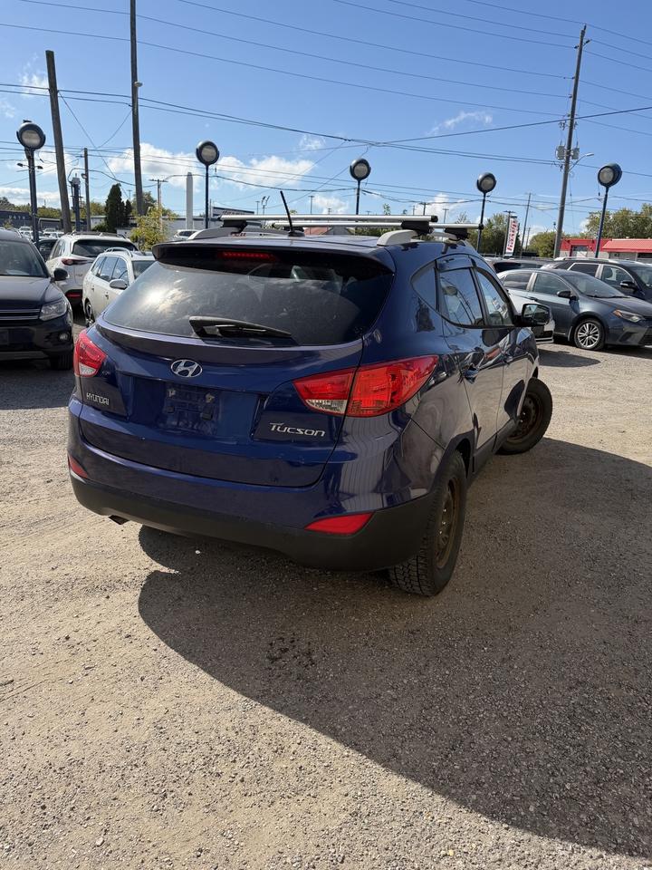 2011 Hyundai Tucson Limited Photo3
