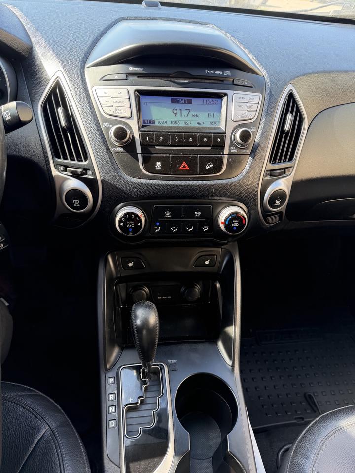 2011 Hyundai Tucson Limited Photo