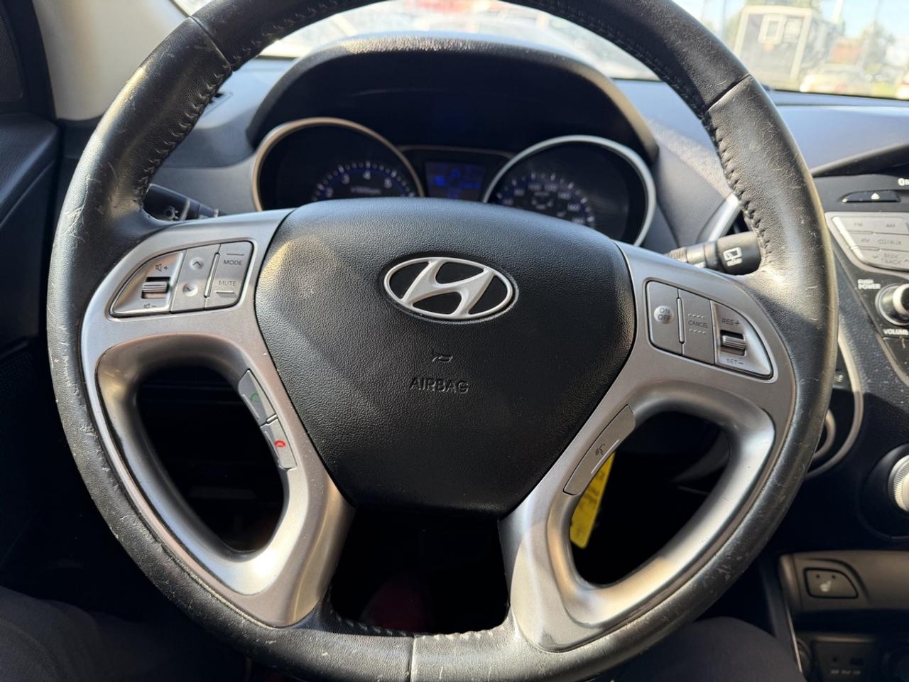 2011 Hyundai Tucson Limited Photo