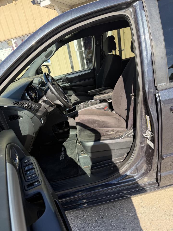 2014 Dodge Grand Caravan SE Photo