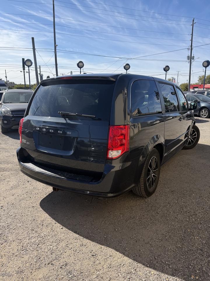 2014 Dodge Grand Caravan SE Photo