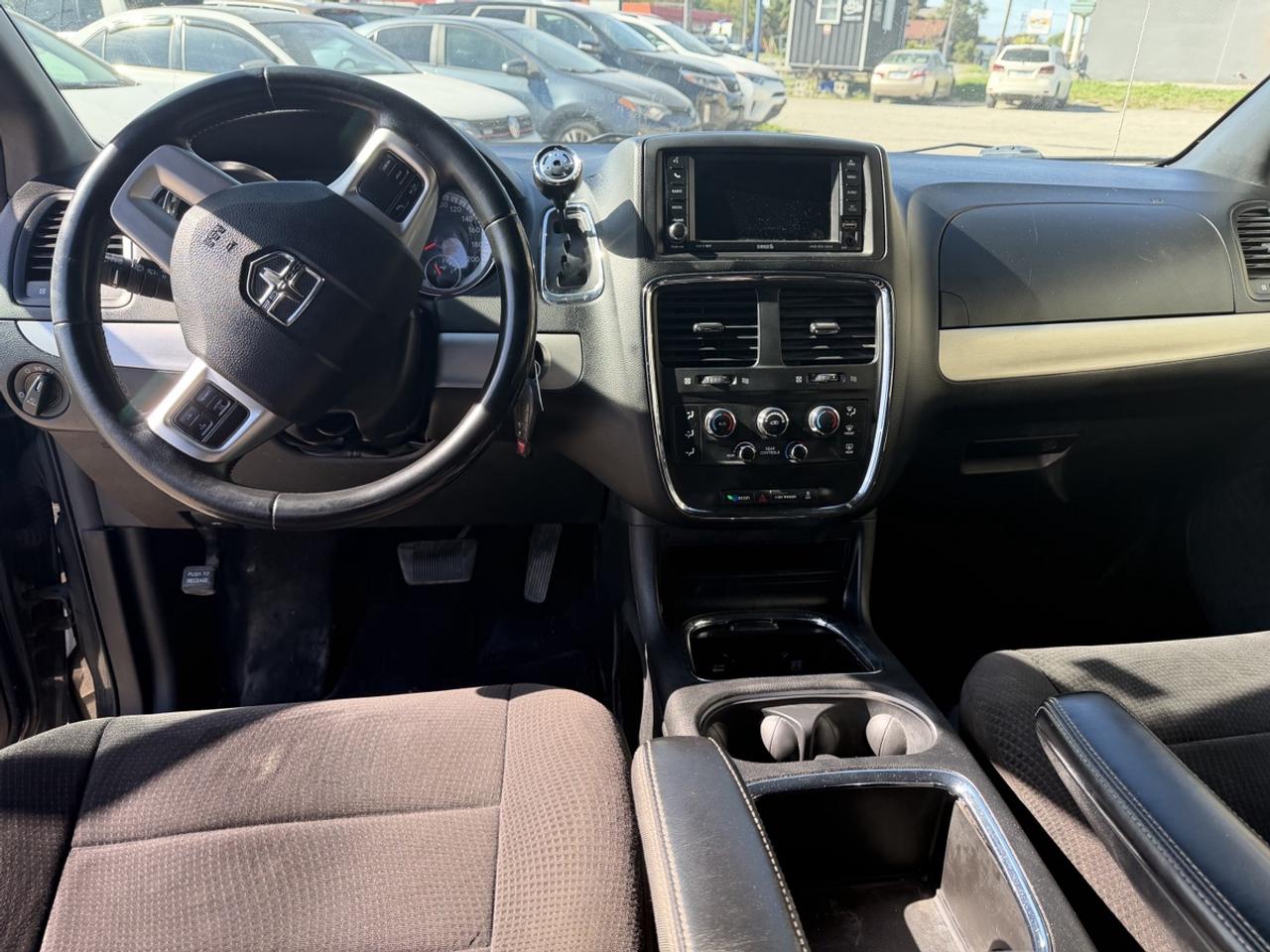 2014 Dodge Grand Caravan SE Photo