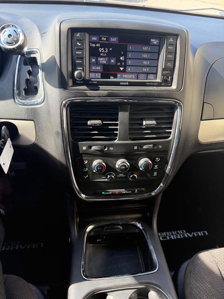 2014 Dodge Grand Caravan SE Photo