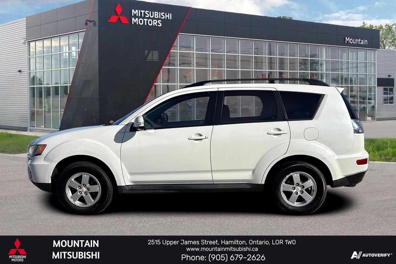 2010 Mitsubishi Outlander LS Photo