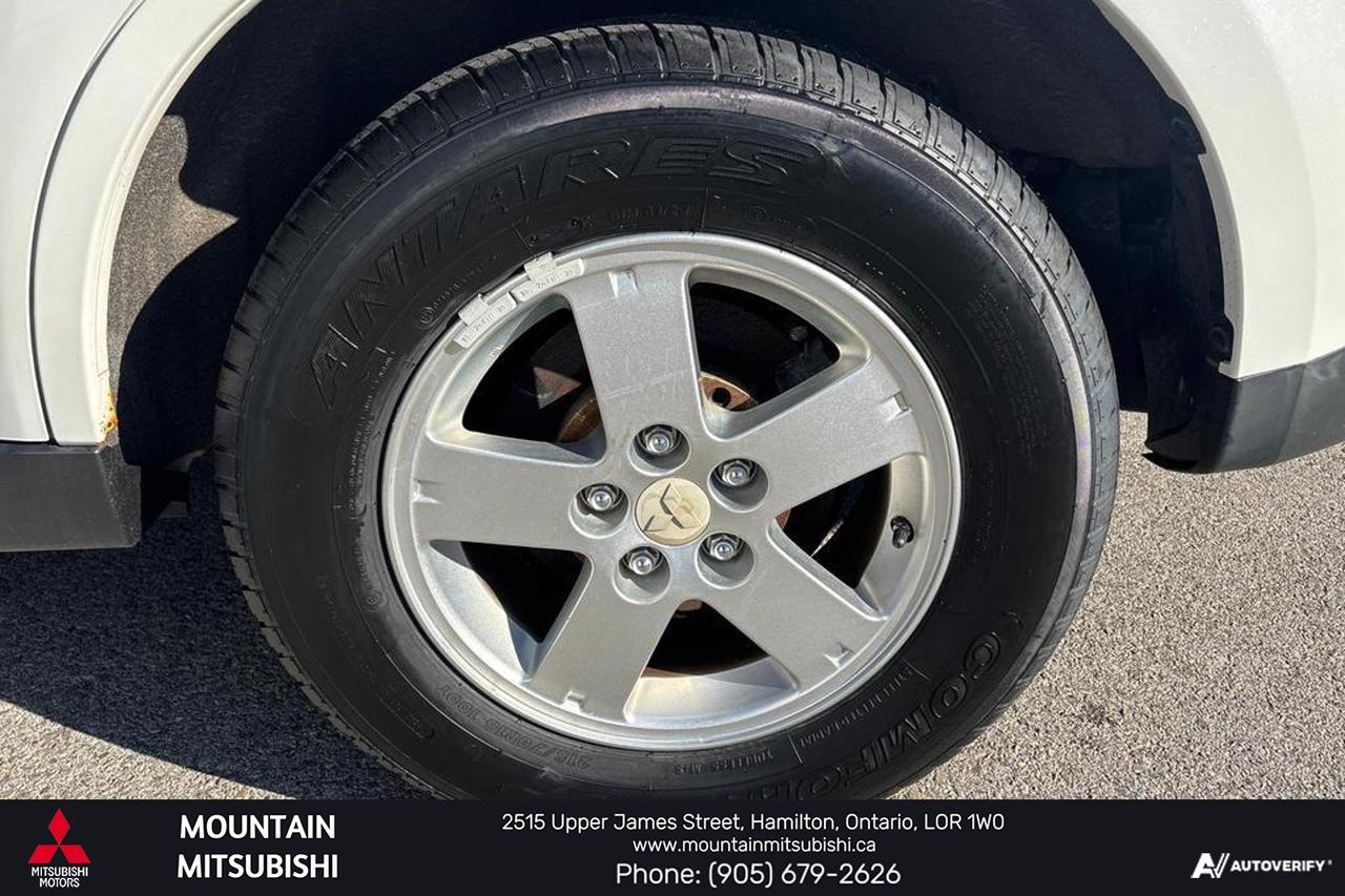 2010 Mitsubishi Outlander LS Photo