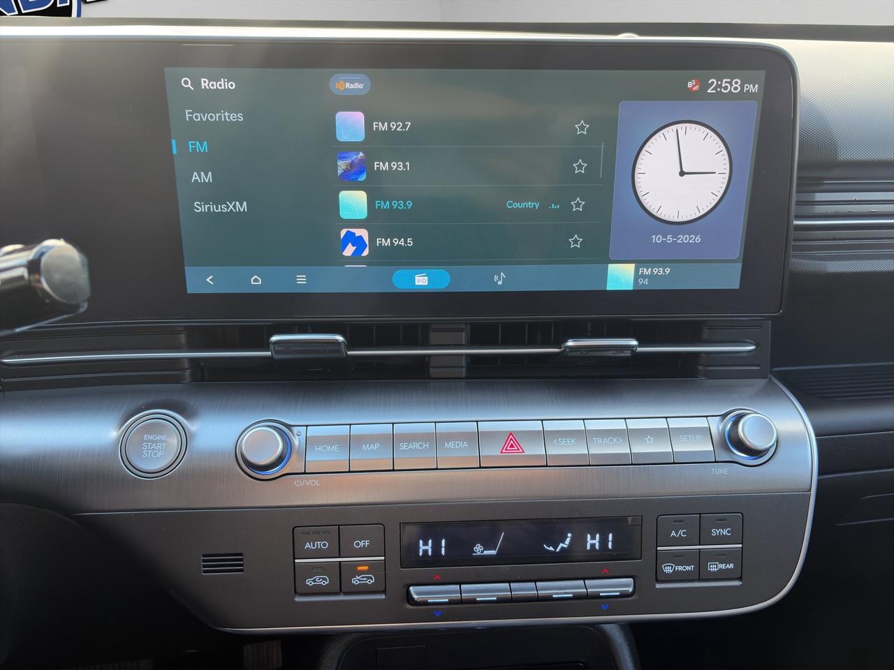 2025 Hyundai KONA Preferred | Sunroof | Lane Keeping Assist | Blind-Spot Collision Warning |  Cross-Traffic Warning | Photo
