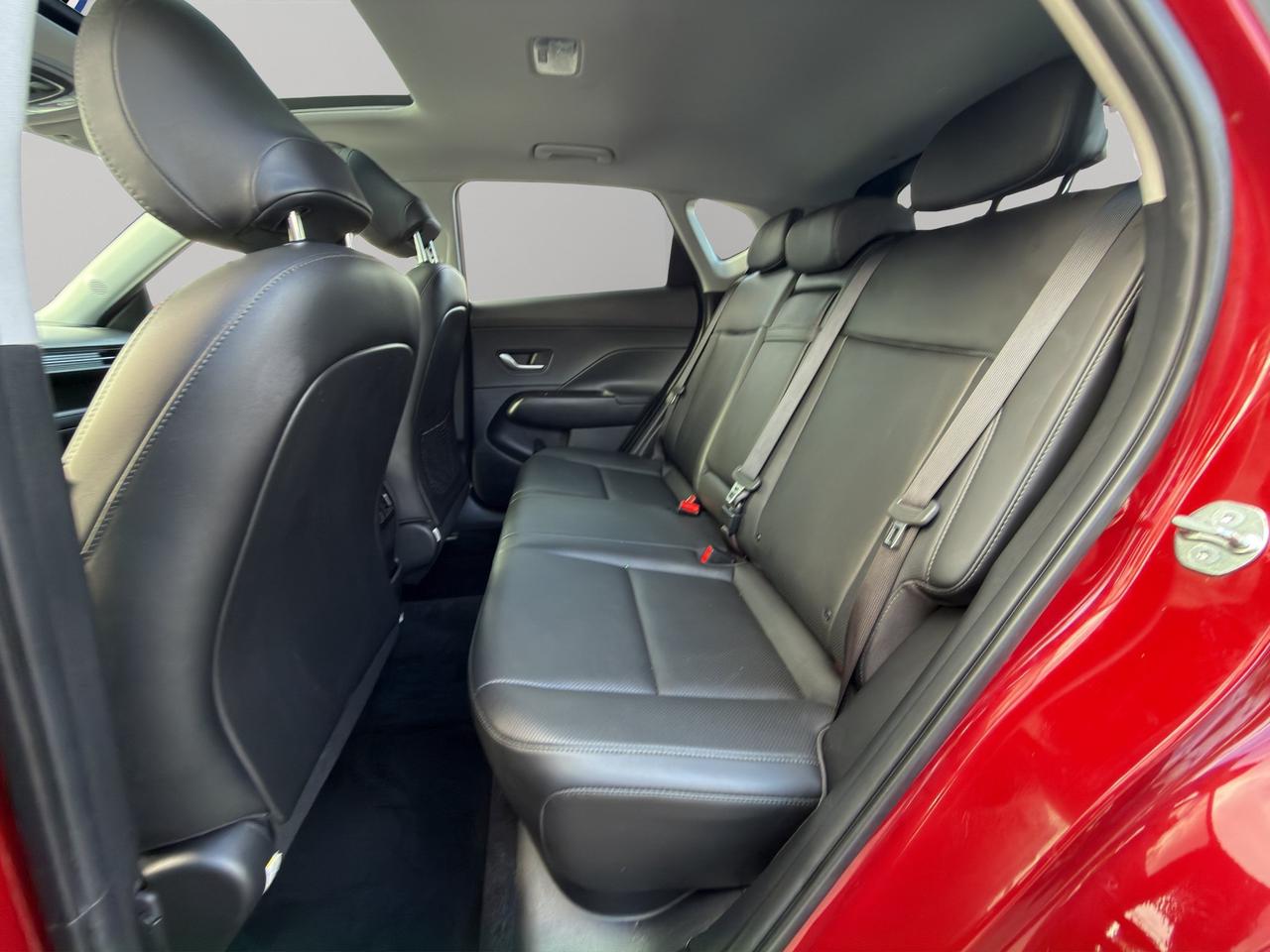 2025 Hyundai KONA Preferred | Sunroof | Lane Keeping Assist | Blind-Spot Collision Warning |  Cross-Traffic Warning | Photo