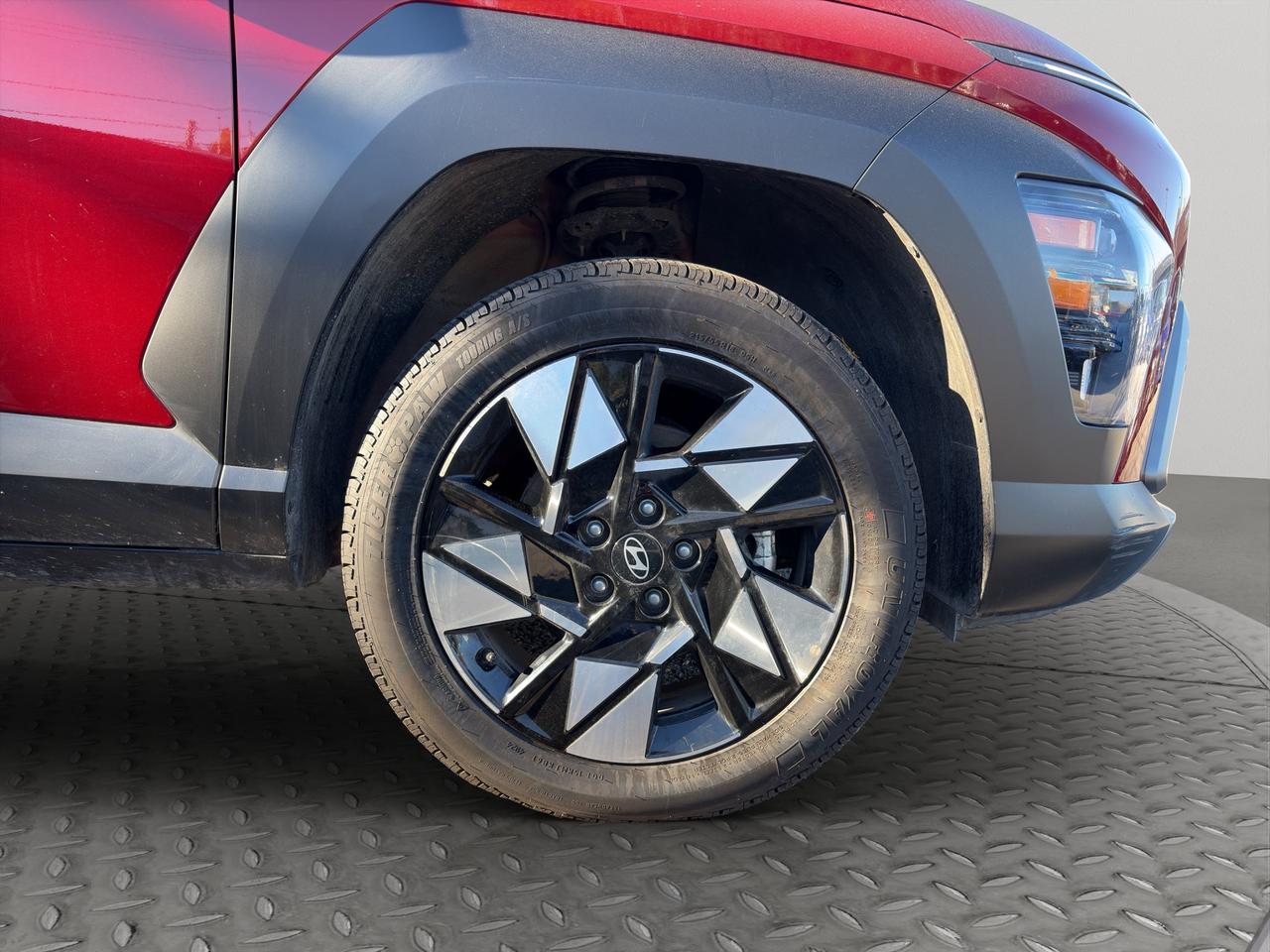 2025 Hyundai KONA Preferred | Sunroof | Lane Keeping Assist | Blind-Spot Collision Warning |  Cross-Traffic Warning | Photo